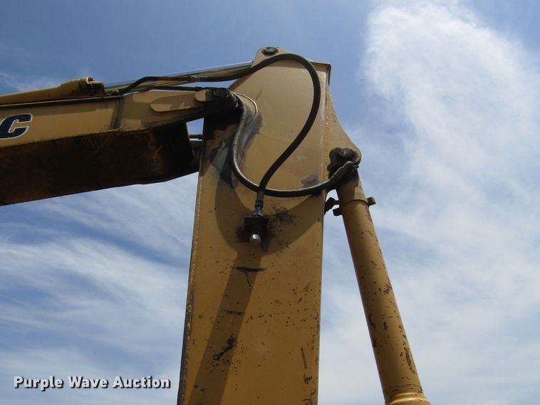 image for item DD6204 1995 John Deere 690E LC excavator