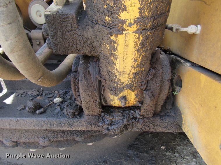 image for item DD6204 1995 John Deere 690E LC excavator