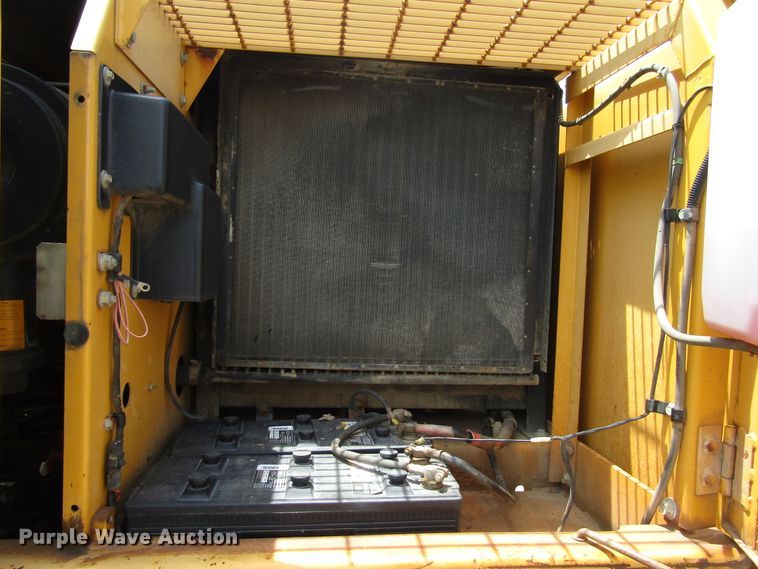 image for item DD6204 1995 John Deere 690E LC excavator