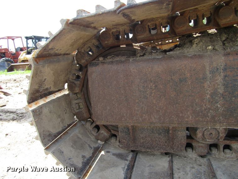 image for item DD6204 1995 John Deere 690E LC excavator