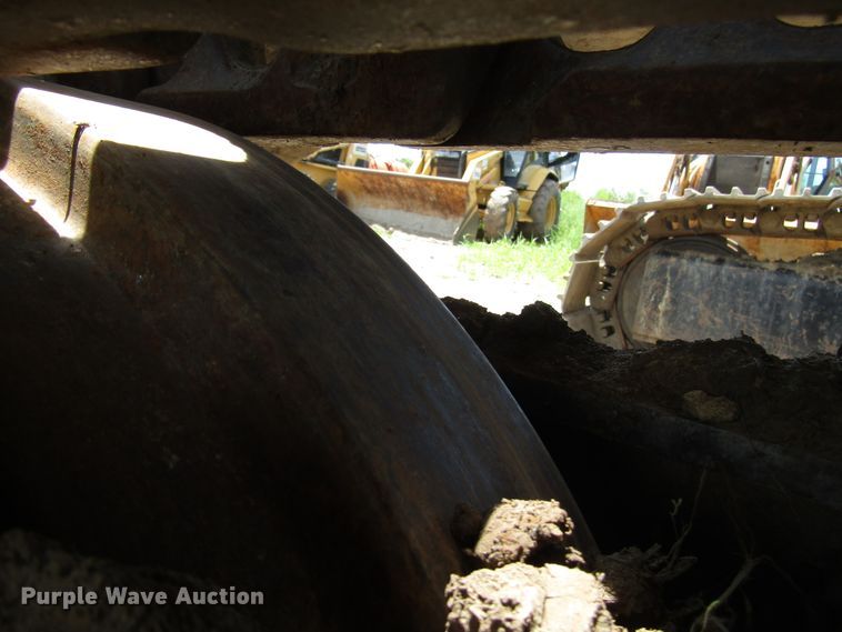 image for item DD6204 1995 John Deere 690E LC excavator