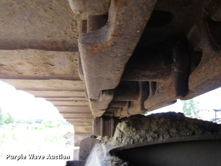 image for item DD6204 1995 John Deere 690E LC excavator