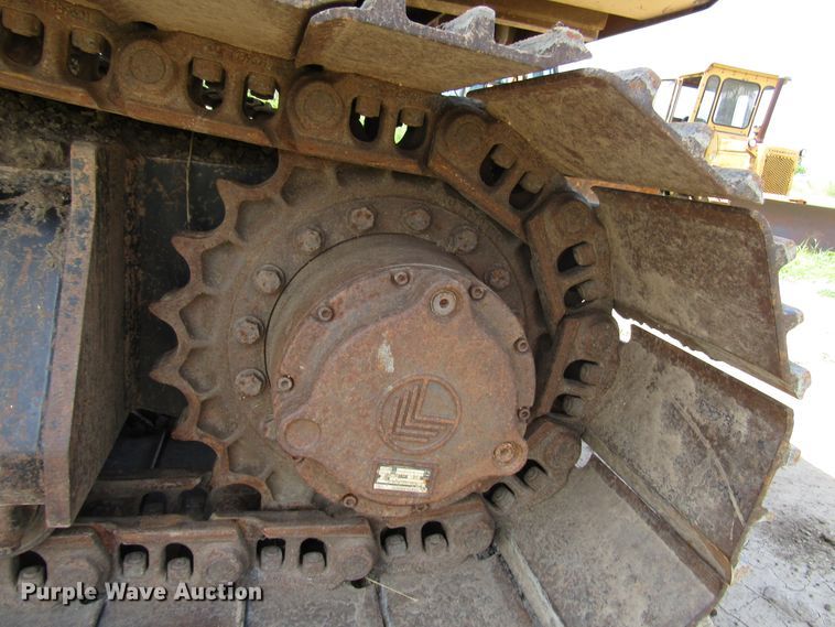 image for item DD6204 1995 John Deere 690E LC excavator