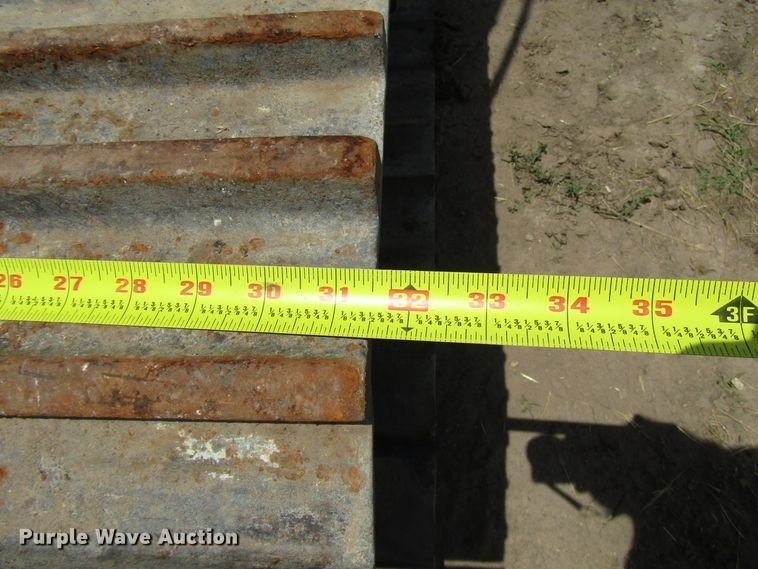 image for item DD6204 1995 John Deere 690E LC excavator