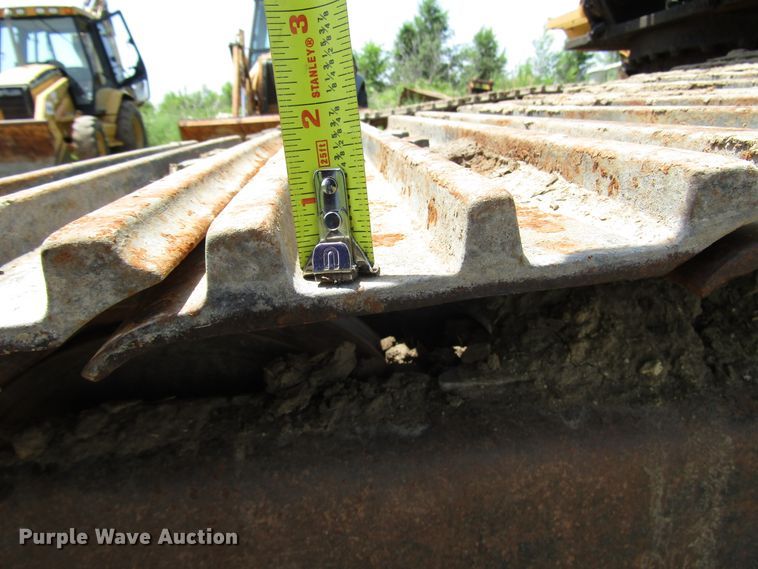 image for item DD6204 1995 John Deere 690E LC excavator