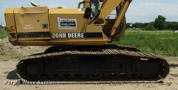 image for item DD6204 1995 John Deere 690E LC excavator