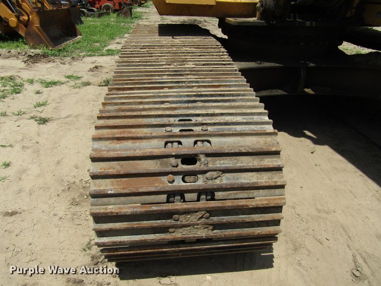 image for item DD6204 1995 John Deere 690E LC excavator