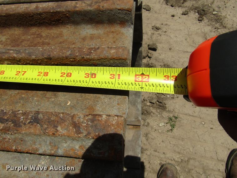 image for item DD6204 1995 John Deere 690E LC excavator