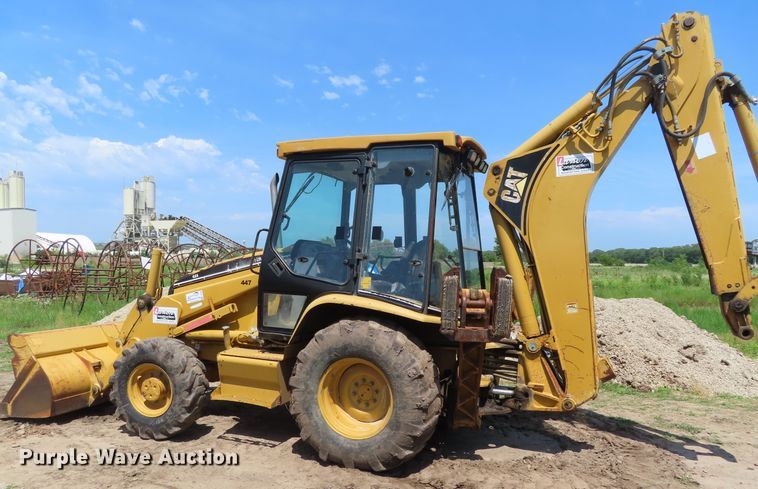 image for item DD6205 2000 Caterpillar 426C backhoe