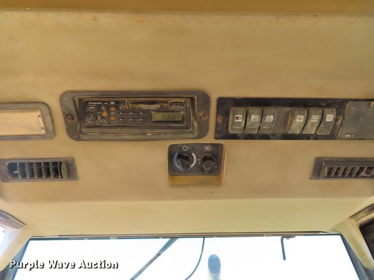 image for item DD6205 2000 Caterpillar 426C backhoe