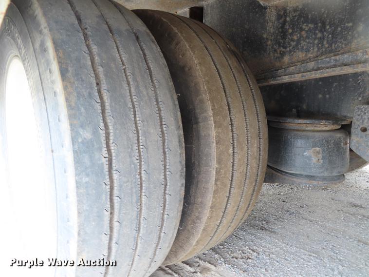 image for item DD6207 2002 Landoll 660C tilt deck equipment trailer