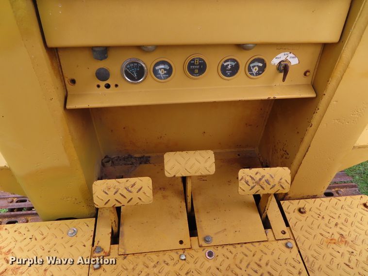 image for item DD6212 1976 Caterpillar 931 track loader