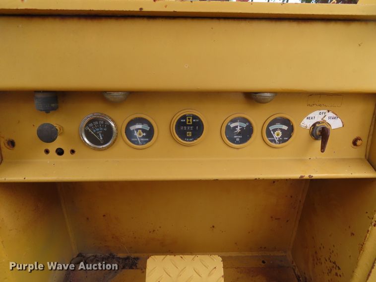 image for item DD6212 1976 Caterpillar 931 track loader