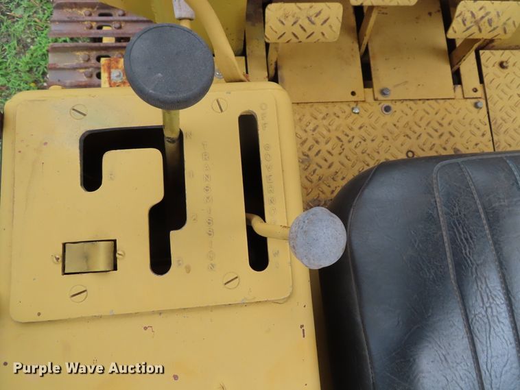 image for item DD6212 1976 Caterpillar 931 track loader