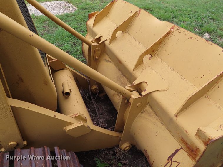 image for item DD6212 1976 Caterpillar 931 track loader
