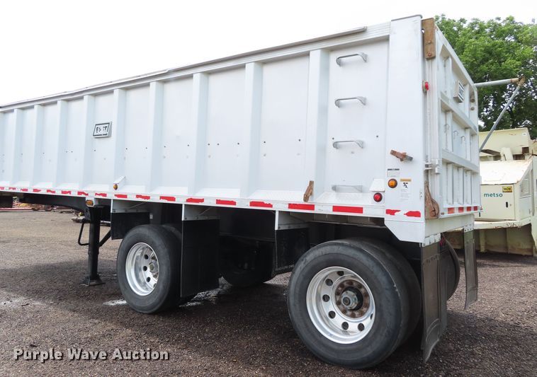 image for item DD6227 2007 East end dump trailer