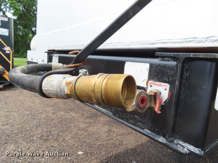 image for item DD6227 2007 East end dump trailer