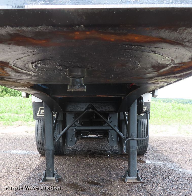 image for item DD6227 2007 East end dump trailer