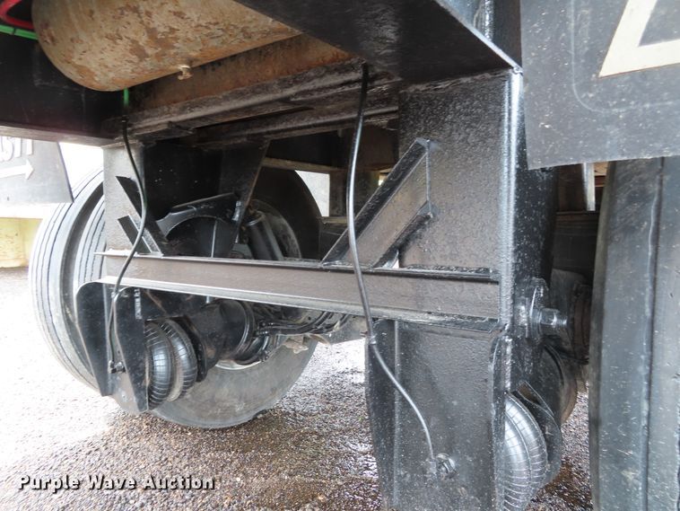 image for item DD6227 2007 East end dump trailer