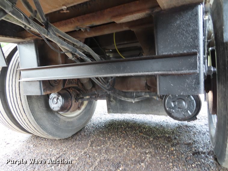 image for item DD6227 2007 East end dump trailer