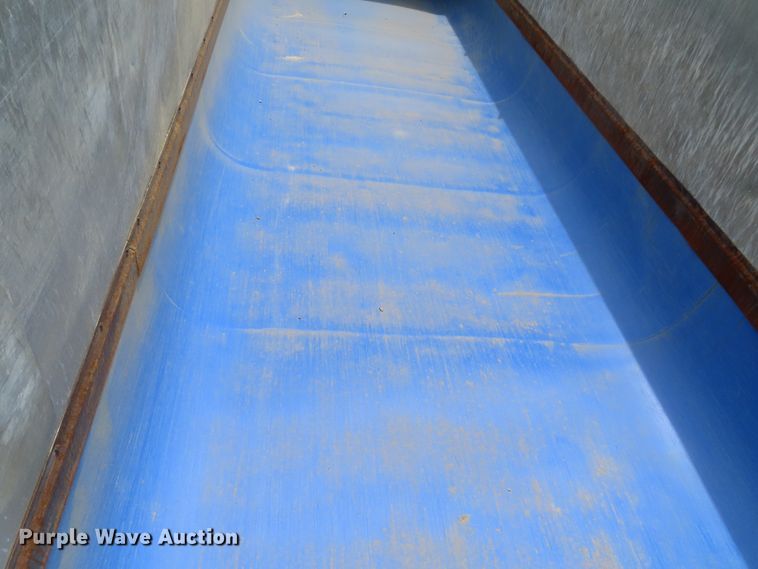 image for item DD6227 2007 East end dump trailer