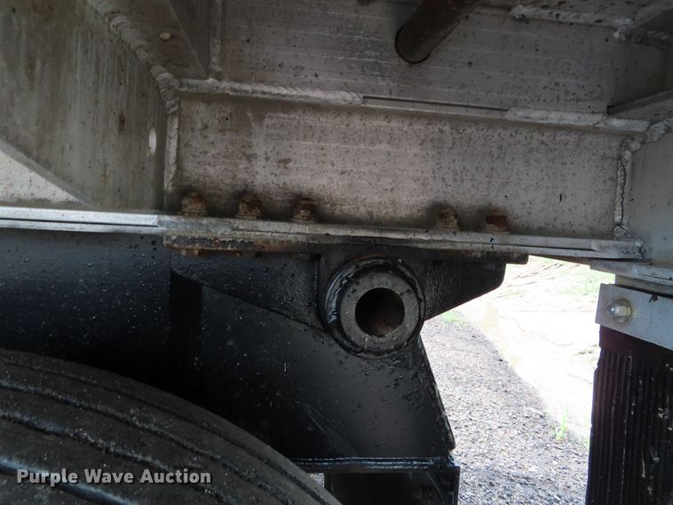 image for item DD6227 2007 East end dump trailer