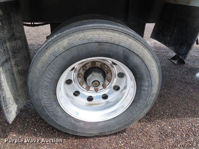 image for item DD6227 2007 East end dump trailer