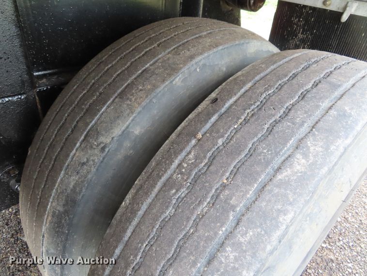 image for item DD6227 2007 East end dump trailer