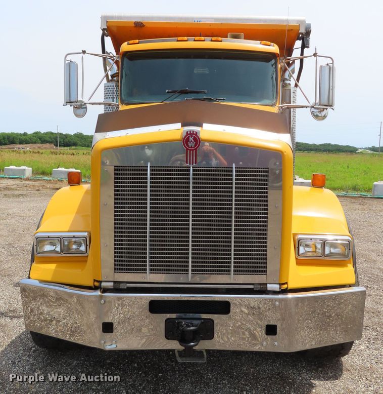 image for item DD6229 2006 Kenworth T800 dump truck