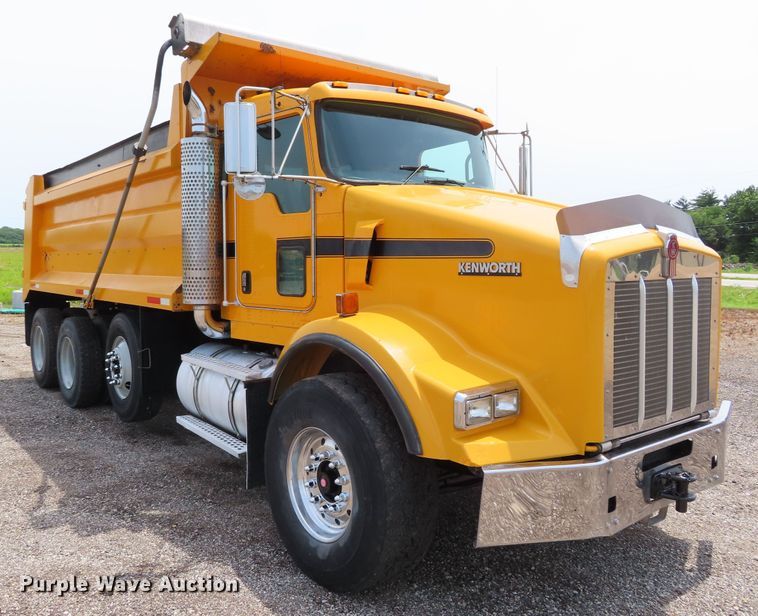 image for item DD6229 2006 Kenworth T800 dump truck