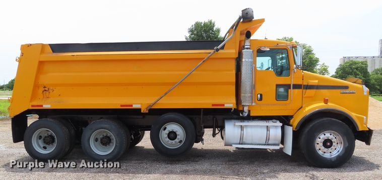image for item DD6229 2006 Kenworth T800 dump truck