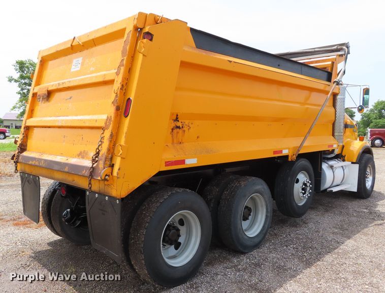 image for item DD6229 2006 Kenworth T800 dump truck