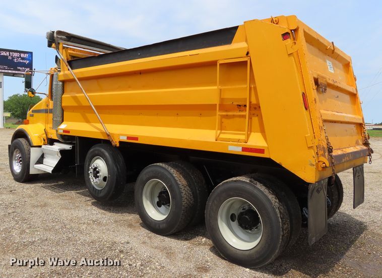 image for item DD6229 2006 Kenworth T800 dump truck