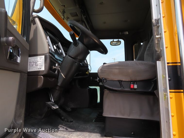 image for item DD6229 2006 Kenworth T800 dump truck