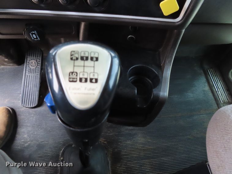 image for item DD6229 2006 Kenworth T800 dump truck