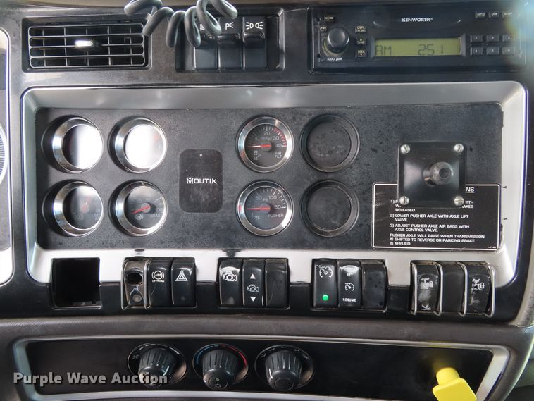 image for item DD6229 2006 Kenworth T800 dump truck