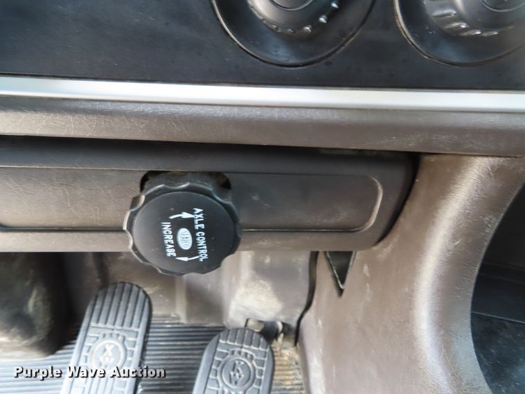 image for item DD6229 2006 Kenworth T800 dump truck