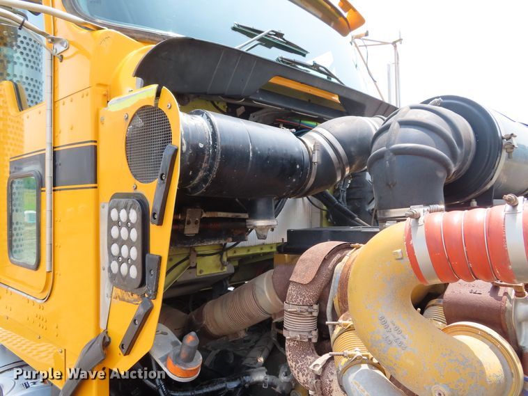 image for item DD6229 2006 Kenworth T800 dump truck