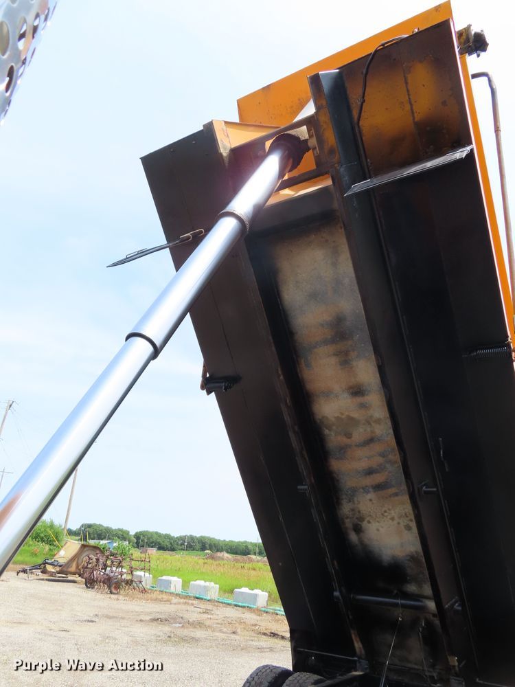 image for item DD6229 2006 Kenworth T800 dump truck