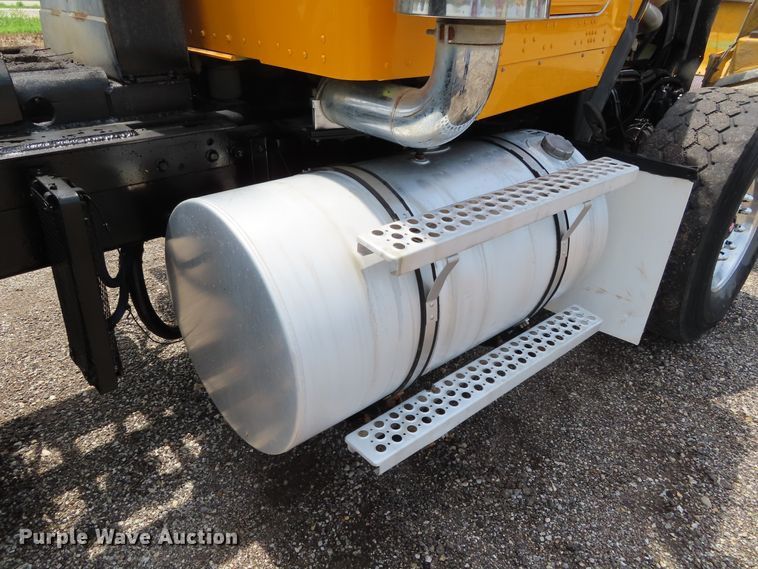 image for item DD6229 2006 Kenworth T800 dump truck