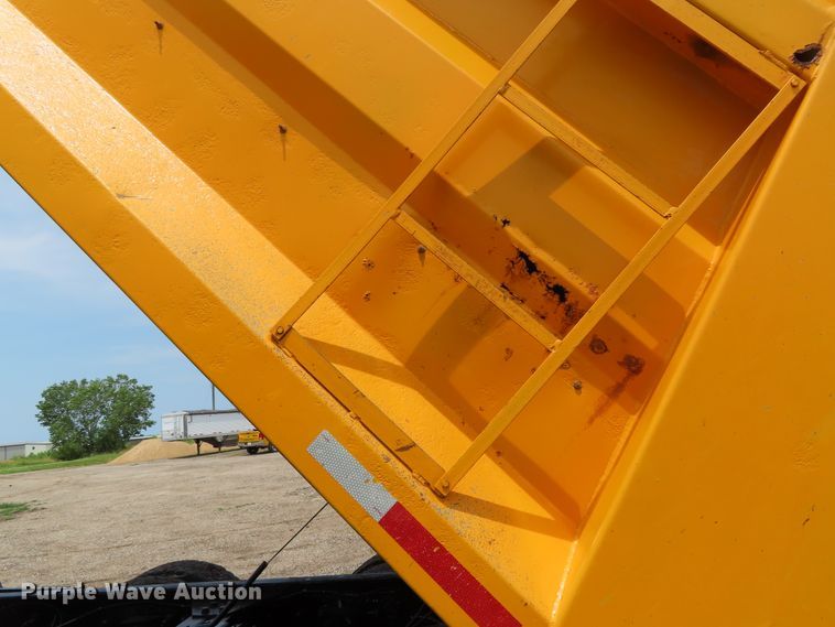 image for item DD6229 2006 Kenworth T800 dump truck