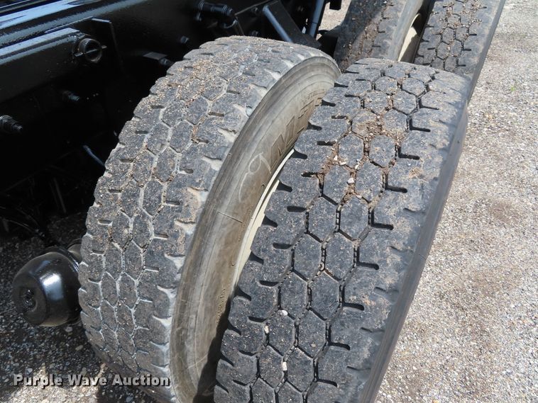 image for item DD6229 2006 Kenworth T800 dump truck