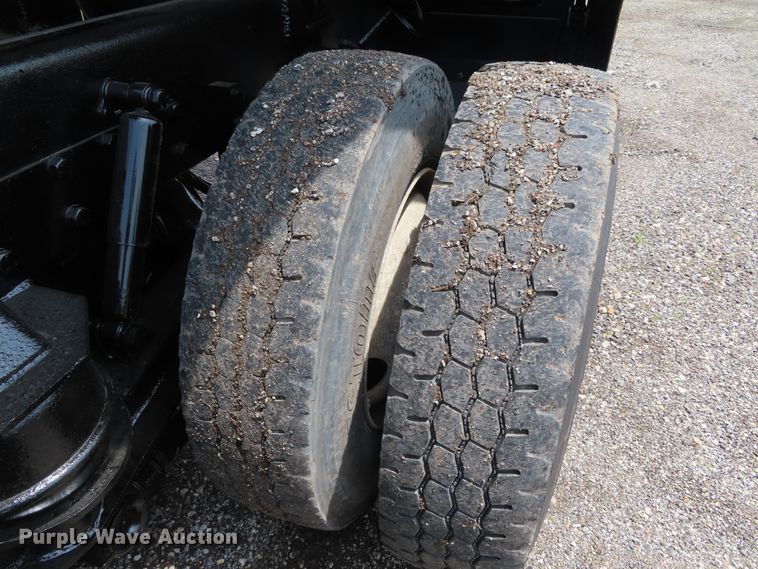 image for item DD6229 2006 Kenworth T800 dump truck