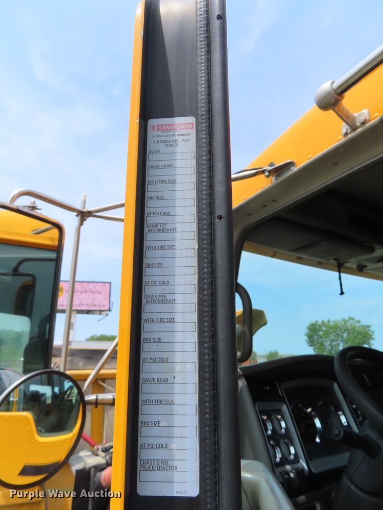 image for item DD6229 2006 Kenworth T800 dump truck