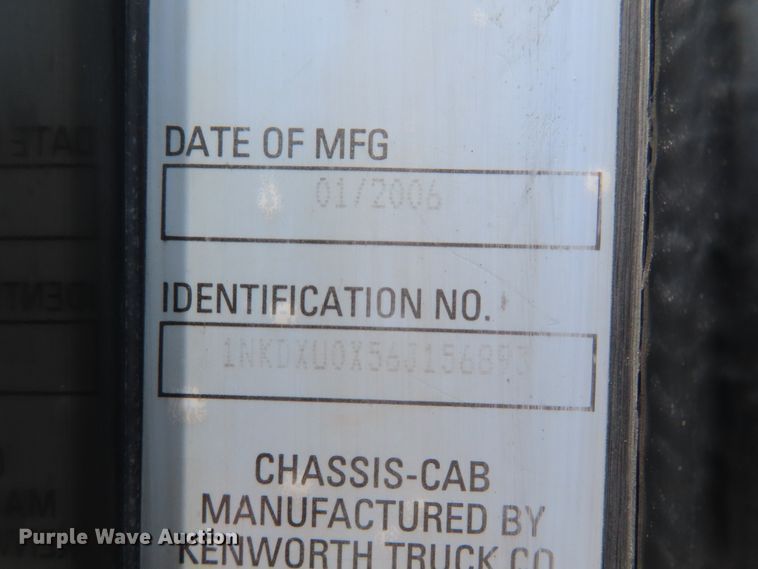 image for item DD6229 2006 Kenworth T800 dump truck