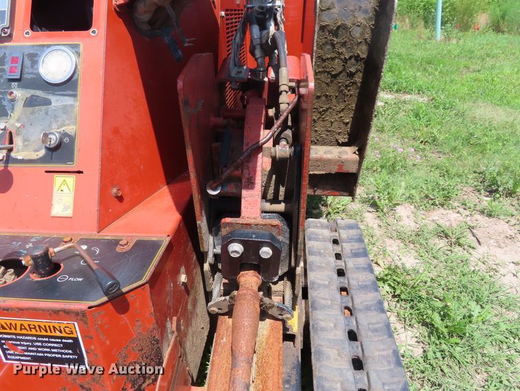 image for item DD6247 2004 Ditch Witch JT520 directional boring unit