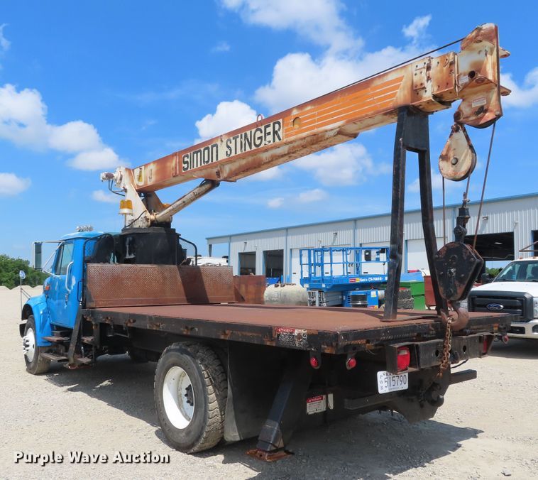 image for item DD6292 1993 International 4700 crane truck