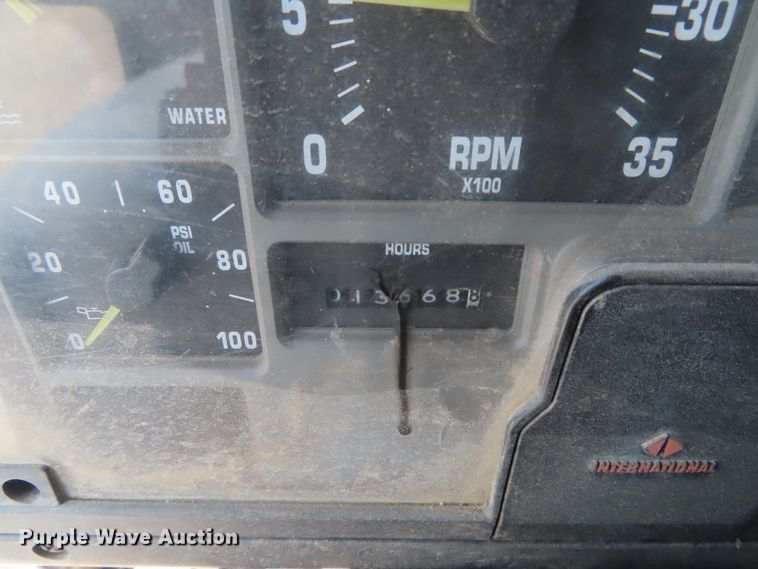 image for item DD6292 1993 International 4700 crane truck