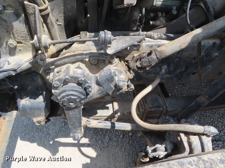 image for item DD6292 1993 International 4700 crane truck