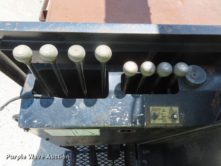 image for item DD6292 1993 International 4700 crane truck